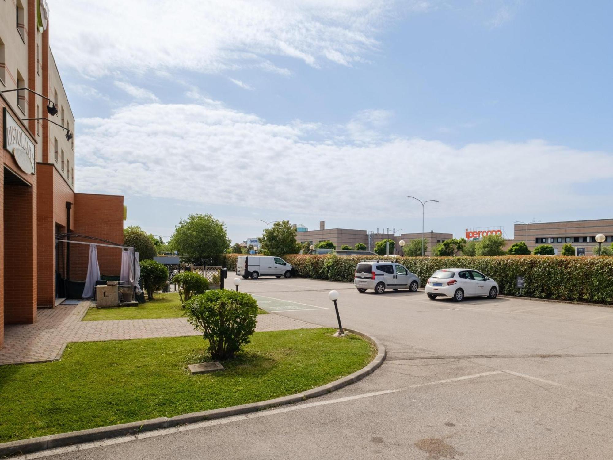 Hotel B&B Hotel Ferrara 3*